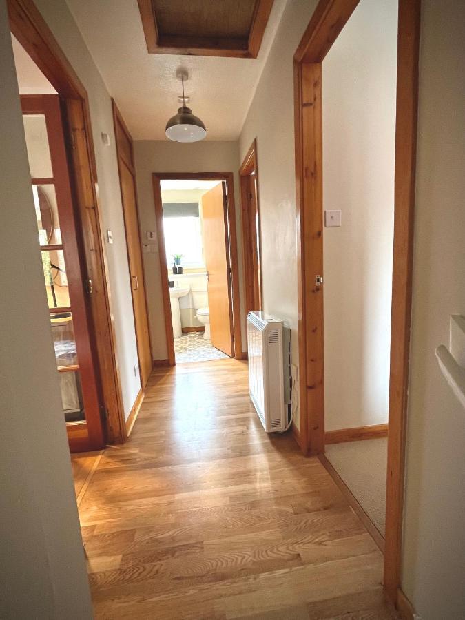 Comfortable, Modern Apartment With Parking. Inverness. Ngoại thất bức ảnh
